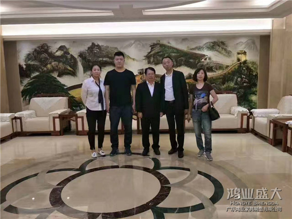 南京中建大厦第二期办公家具项目与向日葵app下载安装污版集团签订合约